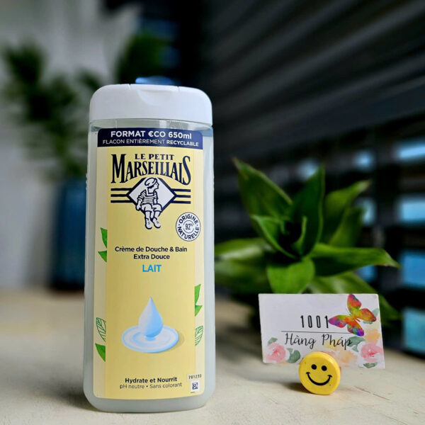 Sữa tắm dưỡng da hữu cơ Le Petit Marseiliais Extra Douce Lait, 650ml